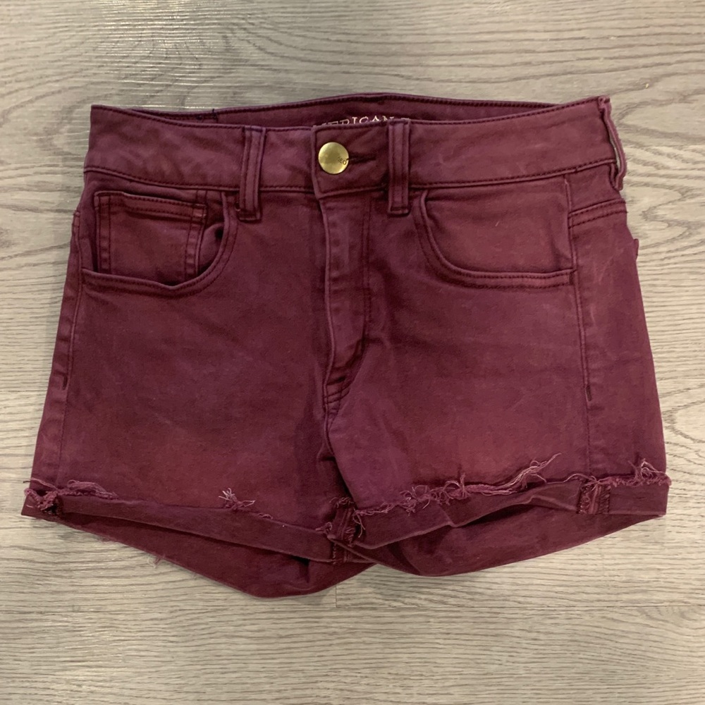 AMERICAN EAGLE - hi-rise maroon shorts, size 2, in perfect condition